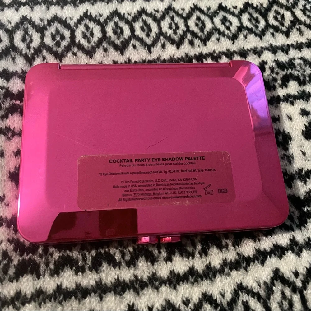 Too Faced Peach eyeshadow
